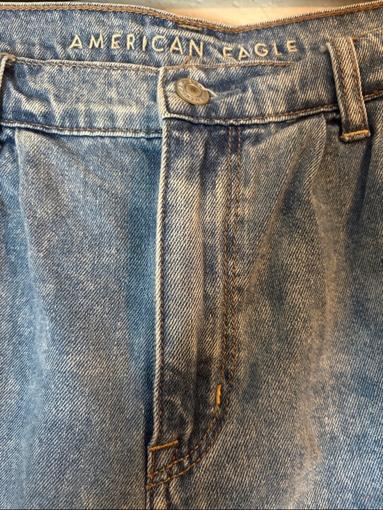 American Eagle Outfitters Mom Short Light Blue High-Rise Denim Shorts - Picture 2 of 5